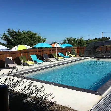 Gite, Piscine Chauffee Et Couverte *